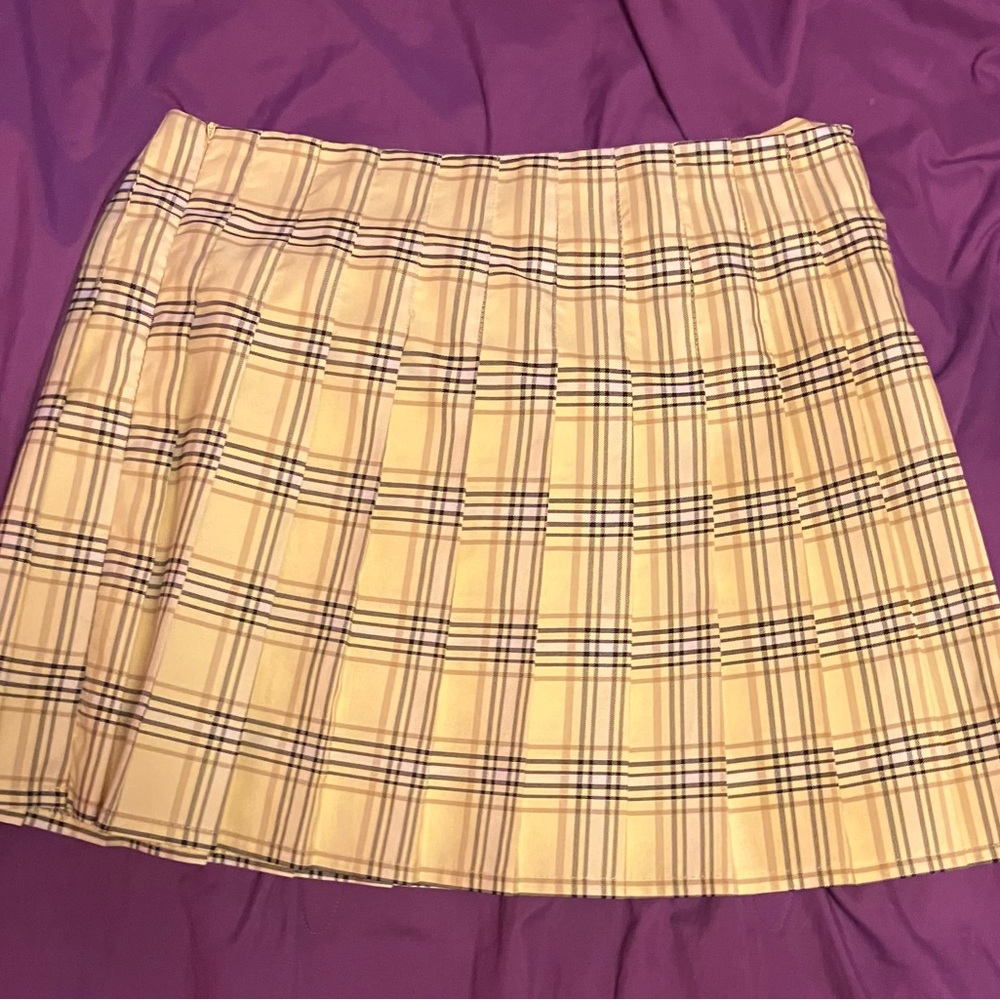 Yellow plaid pleated skirt